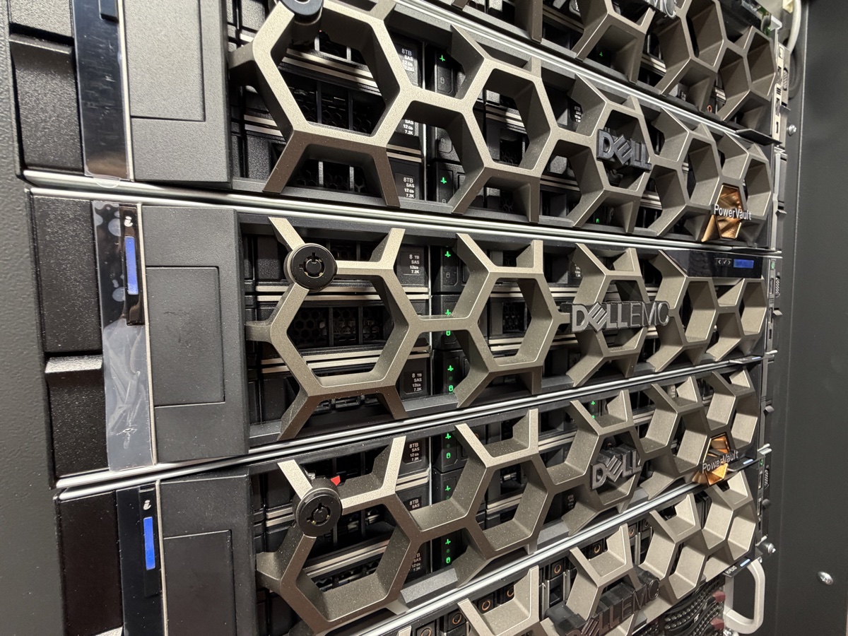 IT-Infrastruktur und Serverlösungen — Dynplex